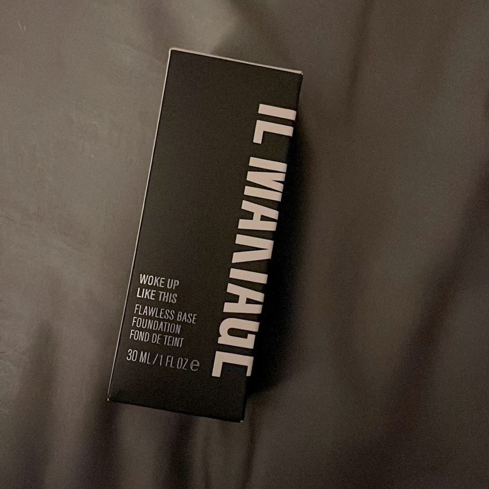 Brand new in box IL MAKIAGE Woke Up Like This foundation in shade 40